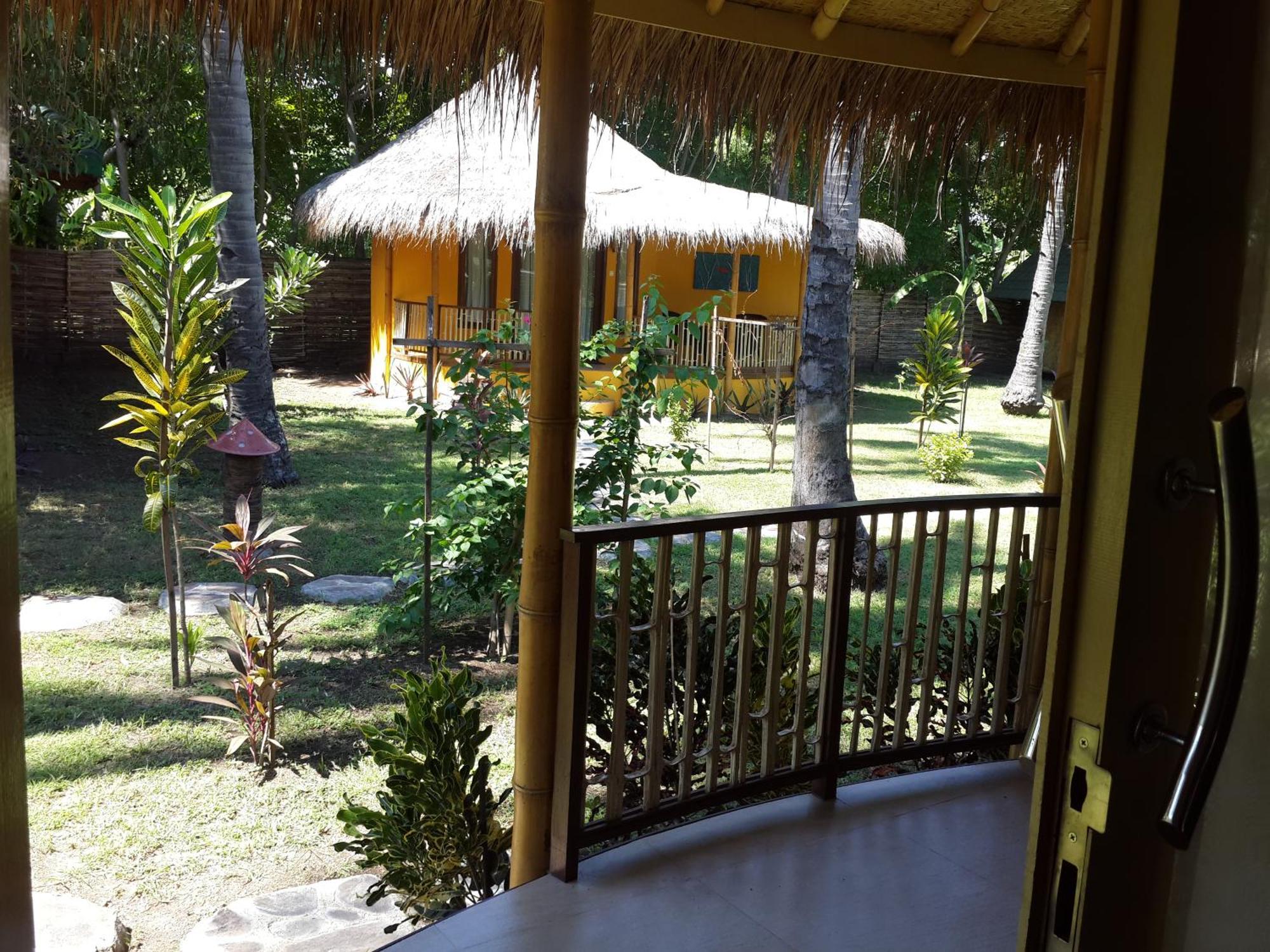 Oasi Bungalows Hotel Gili Air Buitenkant foto