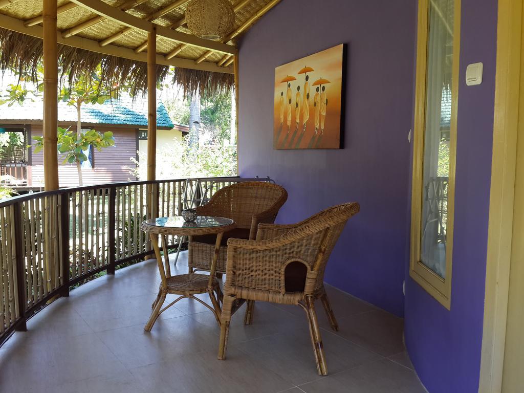 Oasi Bungalows Hotel Gili Air Buitenkant foto