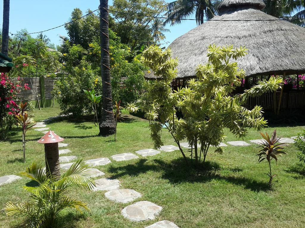 Oasi Bungalows Hotel Gili Air Buitenkant foto