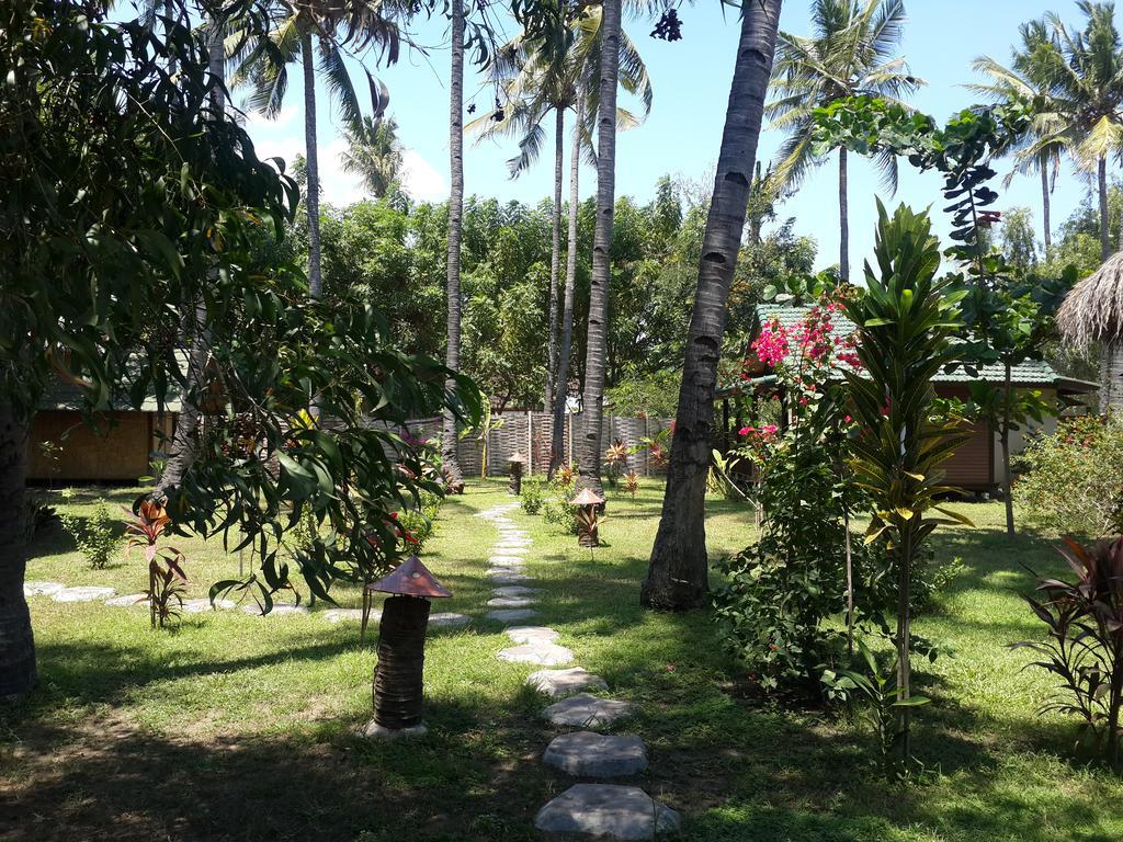 Oasi Bungalows Hotel Gili Air Buitenkant foto