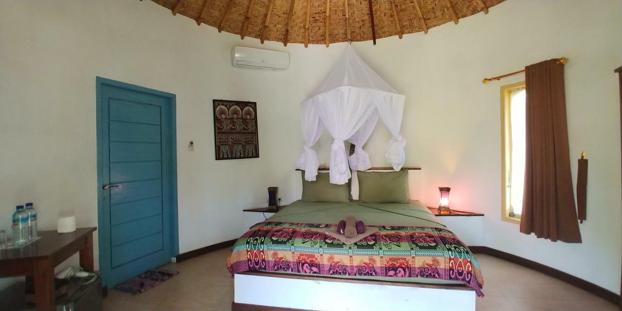 Oasi Bungalows Hotel Gili Air Buitenkant foto