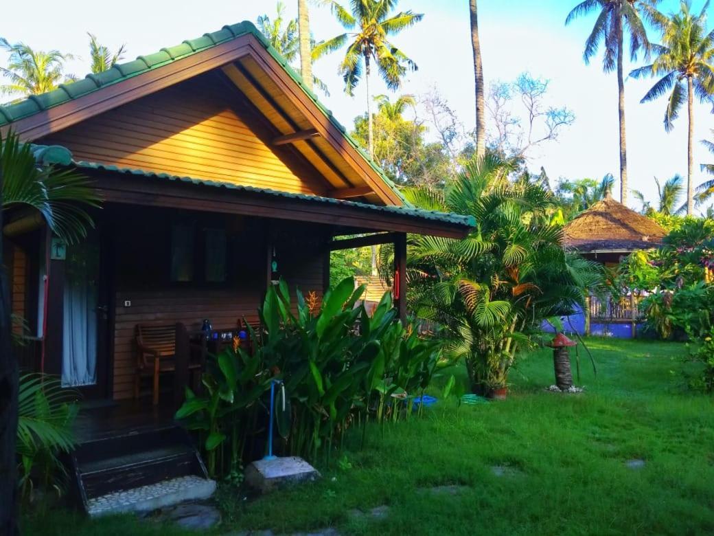 Oasi Bungalows Hotel Gili Air Buitenkant foto
